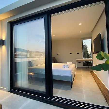 Hyperion Penthouse * Patras